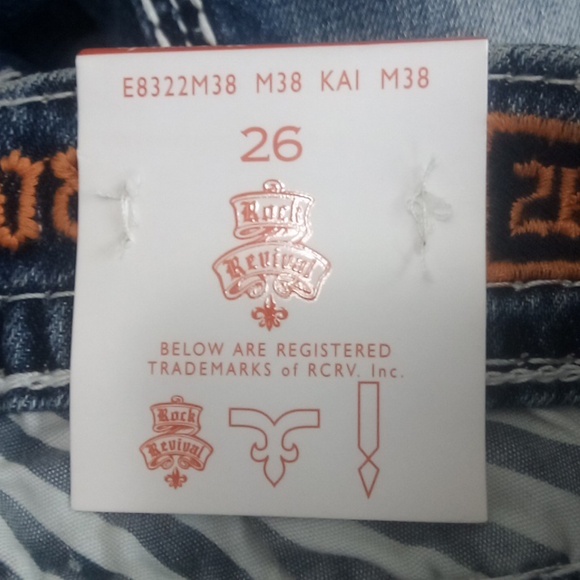 Rock Revival Women's 26 Bermuda Jean Shorts Flap Pockets Embroidered NWT - Picture 6 of 11